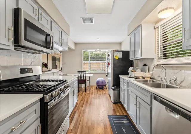 Photo 2 of Single family home for sale at 1 E Woodtimber Ct, Spring, TX 77381 | MLS# 12096807 | Listing updated on 2026-07-23
