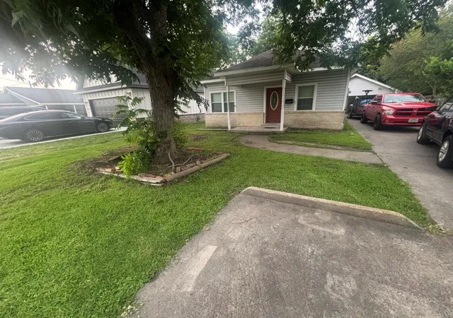 Homes for sale in Port Neches, TX | 2126 11th St, Port Neches, TX 77651 | MLS# 97645253