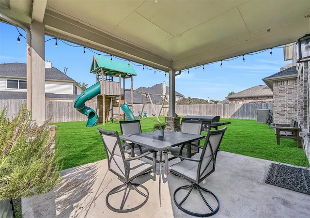 Photo 4 of Single family home for sale at 1117 Richards Dr, Friendswood, TX 77546 | MLS# 51538448 | Listing updated on 2026-09-06