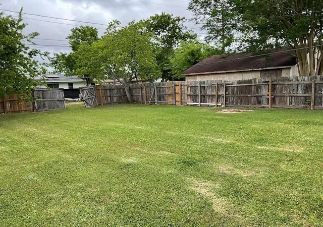 Homes for sale in Freeport, TX | 1022 W 8th St, Freeport, TX 77541 | MLS# 72550872