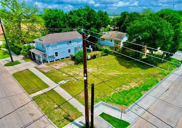 3rd image of 307 S 79Th St, Houston, TX 77012 | MLS# 13084486