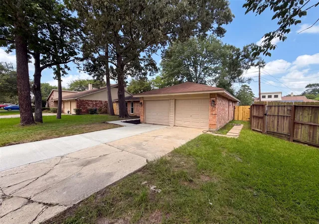 Homes for sale in Crosby, TX | 17110 Golf Club Dr, Crosby, TX 77532 | MLS# 91169294