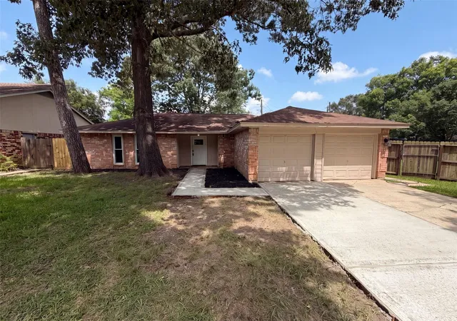 Homes for sale in Crosby, TX | 17110 Golf Club Dr, Crosby, TX 77532 | MLS# 91169294