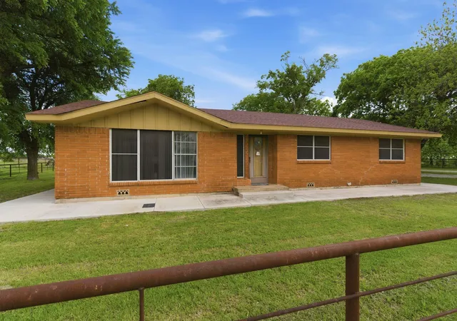 Photo 3 of Single family home for sale at 2199 Illinois St, Rhome, TX 76078 | MLS# 24940034 | Listing updated on 2026-09-16