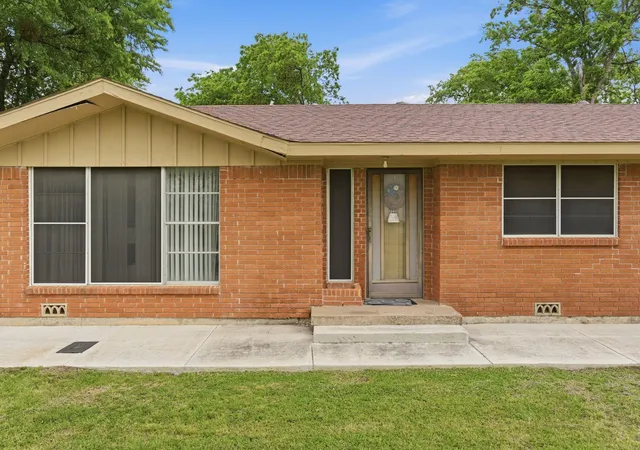 Photo 4 of Single family home for sale at 2199 Illinois St, Rhome, TX 76078 | MLS# 24940034 | Listing updated on 2026-09-16