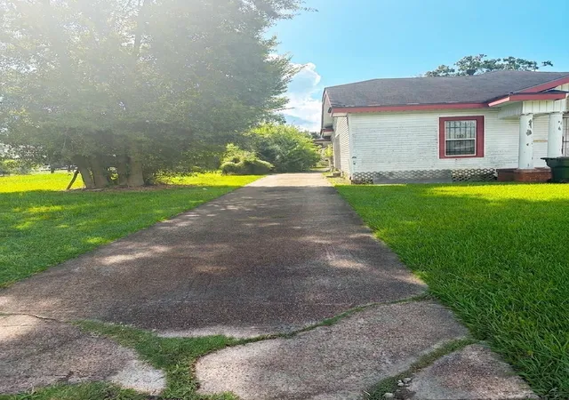 Photo 3 of Single family home for sale at 3142 7th St, Port Arthur, TX 77642 | MLS# 70153169 | Listing updated on 2026-08-26