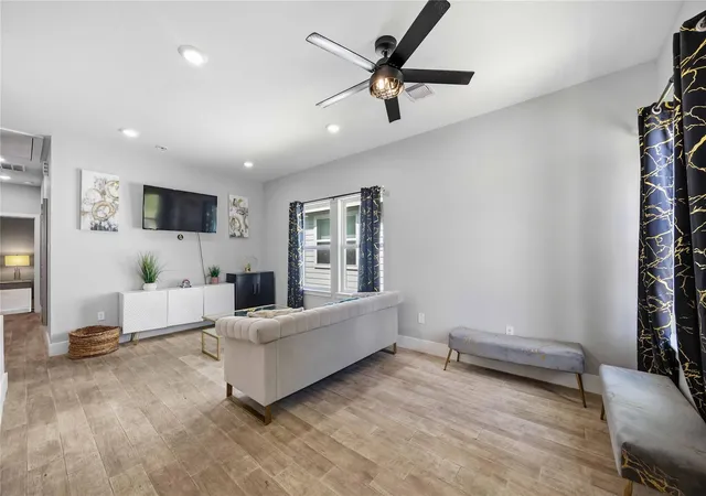 5th image of 4518 Newberry St, Houston, TX 77051