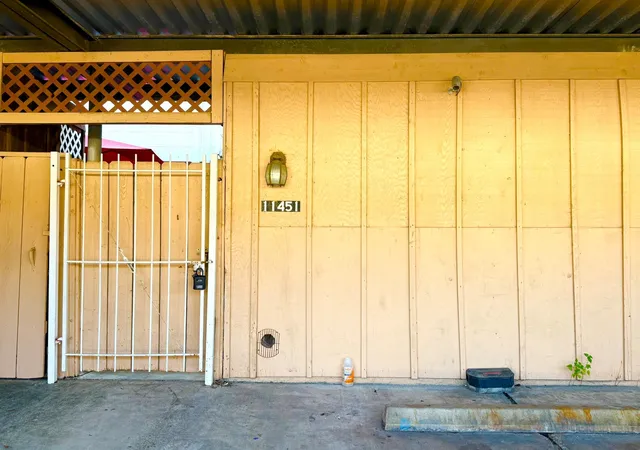 Photo 2 of Townhouse for sale at 11451 Beechnut St, Houston, TX 77072 | MLS# 4087614 | Listing updated on 2026-08-27
