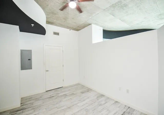 5th image of 5925 Almeda Rd #11612, Houston, TX 77004 | MLS# 75842991