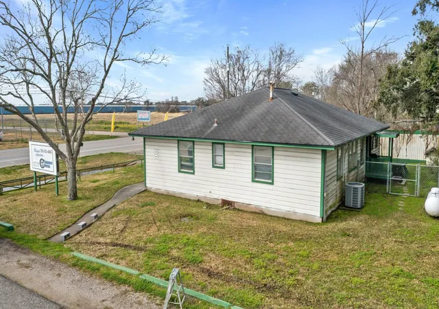 Photo 3 of Land for sale at 1176 Fm 517 Rd, Alvin, TX 77511 | MLS# 96506818 | Listing updated on 2026-02-05