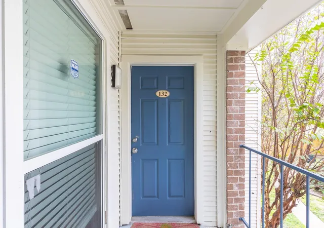 2nd image of 3900 Woodchase Dr #132, Houston, TX 77042 | MLS# 16627090