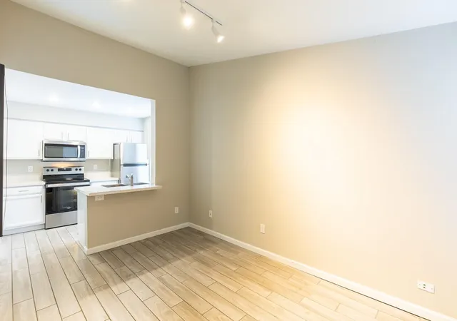 3rd image of 3900 Woodchase Dr #132, Houston, TX 77042 | MLS# 16627090