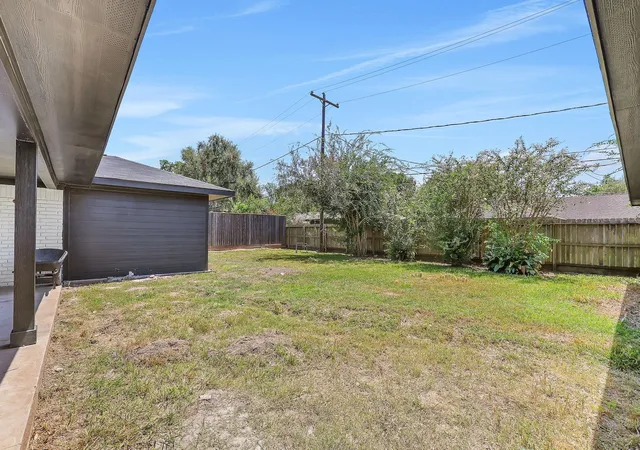 33rd image of 7915 S Braeswood Blvd, Houston, TX 77071 | MLS# 53264053