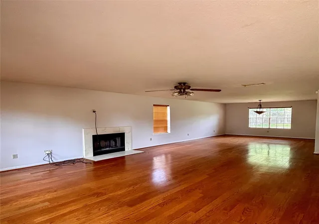 Photo 2 of Single family home for sale at 2731 Blue Mist Dr, Sugar Land, TX 77498 | MLS# 25554018 | Listing updated on 2026-07-10