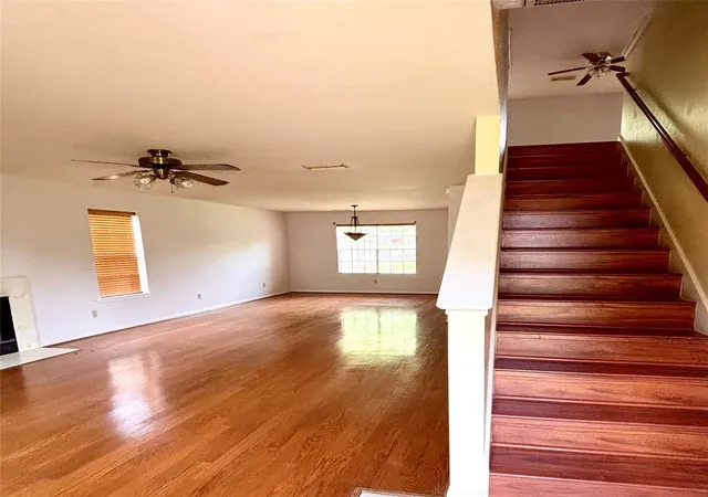 Photo 4 of Single family home for sale at 2731 Blue Mist Dr, Sugar Land, TX 77498 | MLS# 25554018 | Listing updated on 2026-07-10
