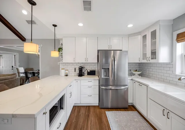 Photo 3 of Single family home for sale at 1922 Shadowdale Dr, Houston, TX 77043 | MLS# 84408229 | Listing updated on 2026-08-24