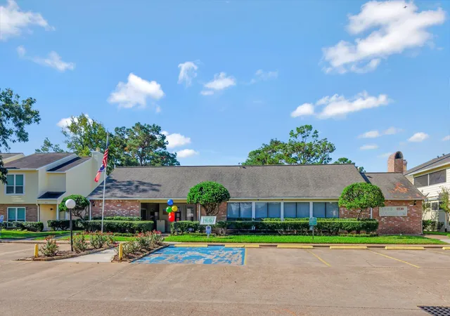 Photo 3 of Sale Pending at 14515 Wunderlich Dr #315, Houston, TX 77069 | MLS# 40443358 | Listing updated on 2026-09-19