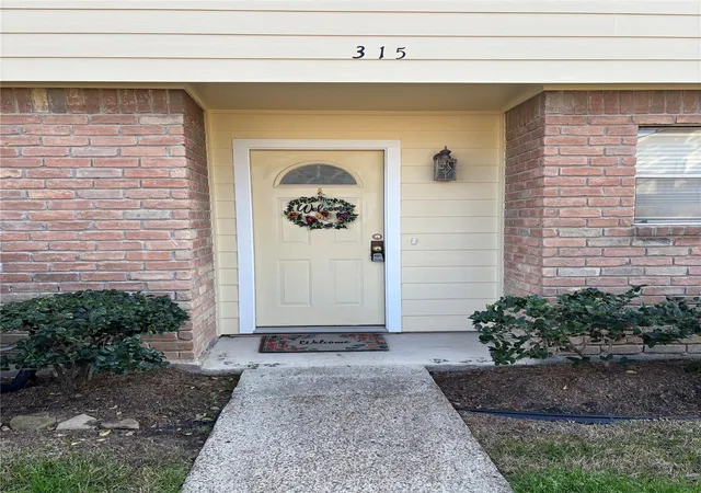 Photo 4 of Sale Pending at 14515 Wunderlich Dr #315, Houston, TX 77069 | MLS# 40443358 | Listing updated on 2026-09-19