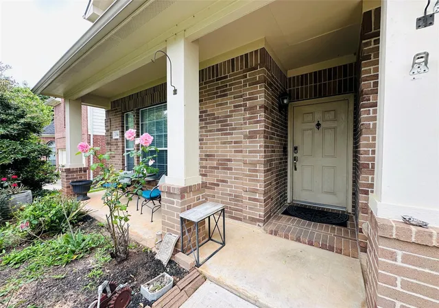 2nd image of 2316 Highland Crossing Dr, Conroe, TX 77304 | MLS# 98509243