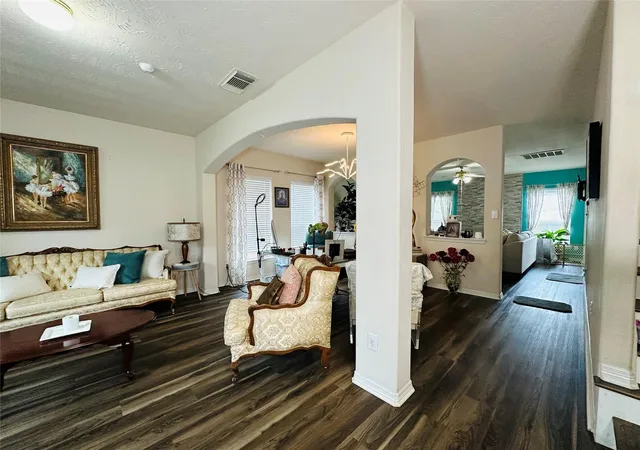 3rd image of 2316 Highland Crossing Dr, Conroe, TX 77304 | MLS# 98509243