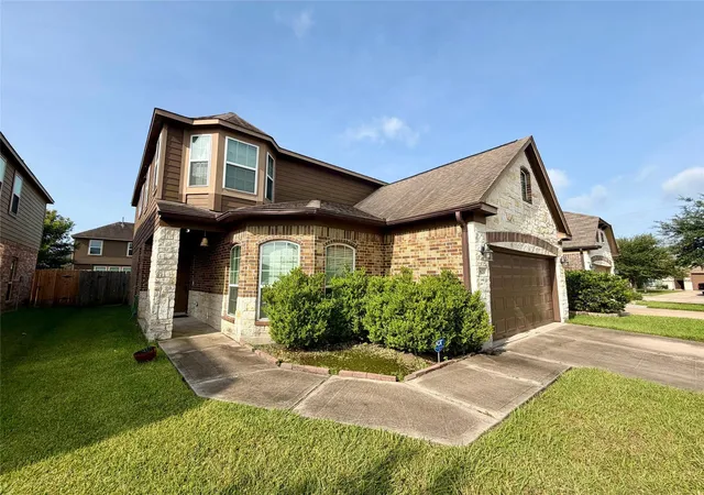 Photo 3 of Single family home for sale at 2623 Hunters Side Trl, Fresno, TX 77545 | MLS# 5914260 | Listing updated on 2026-07-10