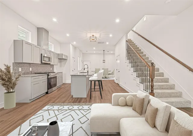 1st image of 6808 Madrid St, Houston, TX 77021 | MLS# 49944029