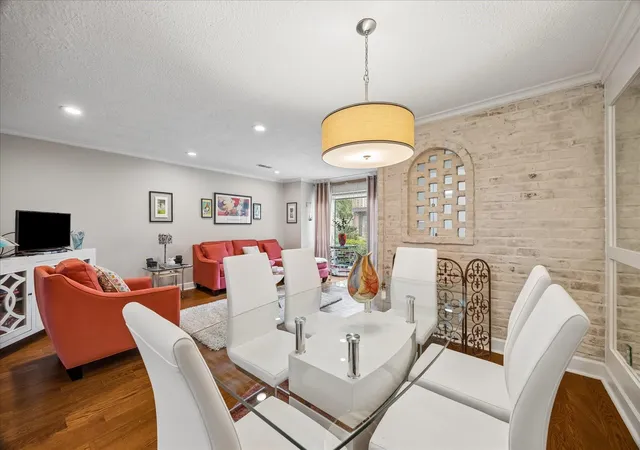 Photo 2 of Sale Pending at 413 N Post Oak Ln #413, Houston, TX 77024 | MLS# 27114087 | Listing updated on 2026-09-17