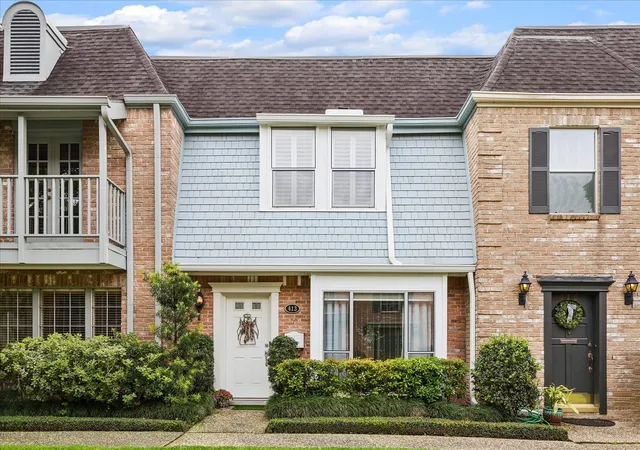 Photo 3 of Sale Pending at 413 N Post Oak Ln #413, Houston, TX 77024 | MLS# 27114087 | Listing updated on 2026-09-17