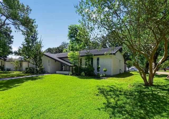 3rd image of 5675 Sylmar Rd, Houston, TX 77081 | MLS# 44285178