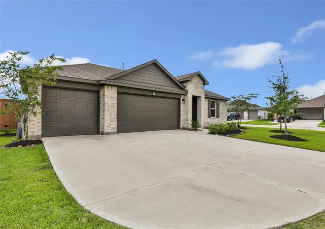 Photo 2 of Single family home for sale at 500 San Marcos Trl, Dayton, TX 77535 | MLS# 32632853 | Listing updated on 2026-10-15