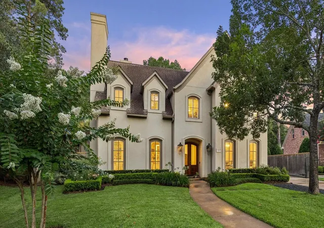 Photo 1 of Sale Pending at 531 Three Corners Dr, Houston, TX 77024 | MLS# 14587218 | Listing updated on 2026-09-11