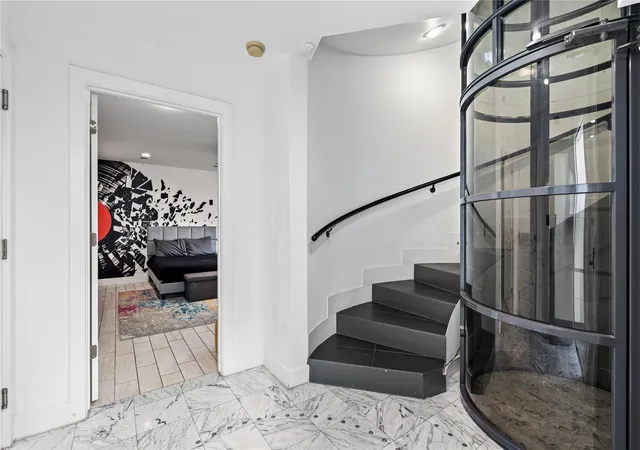 3rd image of 2025 Colquitt St #A, Houston, TX 77098 | MLS# 73985795