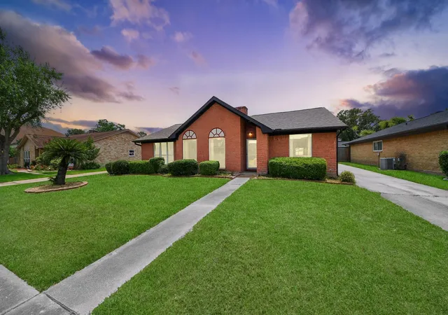 Photo 2 of Single family home for sale at 11526 Sagevale Ln, Houston, TX 77089 | MLS# 96755543 | Listing updated on 2026-09-11