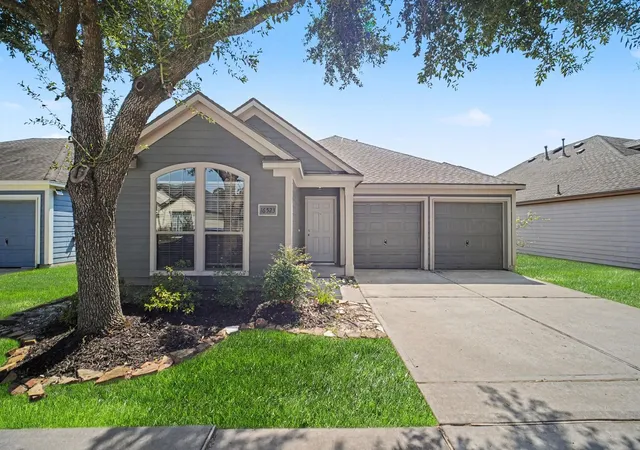 Photo 1 of Sale Pending at 16523 Strathmore Manor Ln, Houston, TX 77090 | MLS# 66655368 | Listing updated on 2026-08-19