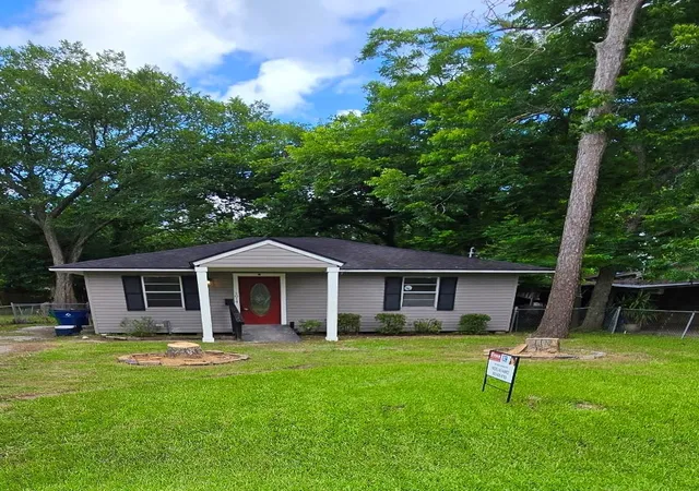 Photo 1 of Single family home for sale at 1014 N Arcola St, Angleton, TX 77515 | MLS# 95993040 | Listing updated on 2026-09-15