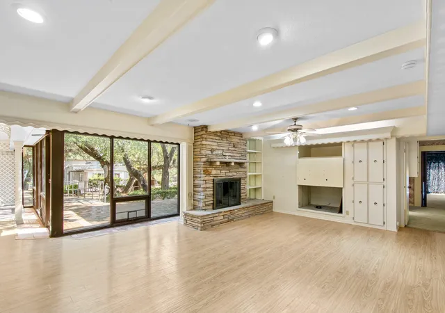 Photo 3 of Single family home for sale at 1101 Clark St, Yoakum, TX 77995 | MLS# 39481318 | Listing updated on 2026-09-08