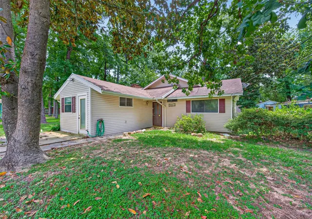 2nd image of 10063 Lake Shore Dr, Montgomery, TX 77316 | MLS# 44218821