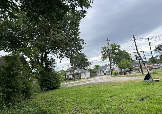 Photo 3 of Land for sale at 4416 Lyons Ave, Houston, TX 77020 | MLS# 37405569 | Listing updated on 2026-07-10