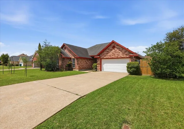 2nd image of 2406 Golden Oak, Orange, TX 77632 | MLS# 26922326