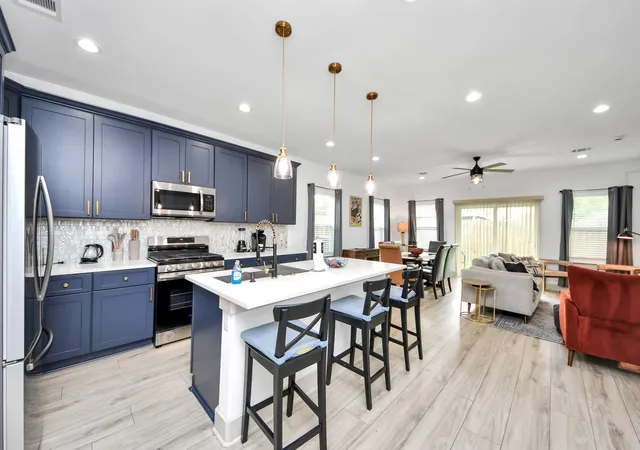 3rd image of 837 W Little York Rd #1, Houston, TX 77091 | MLS# 42333083