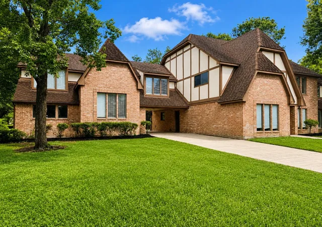 2nd image of 18327 Champion Forest Dr, Spring, TX 77379 | MLS# 35500311