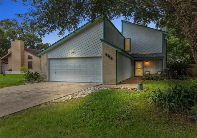1st image of 4514 Albatross Dr, Seabrook, TX 77586 | MLS# 9377319