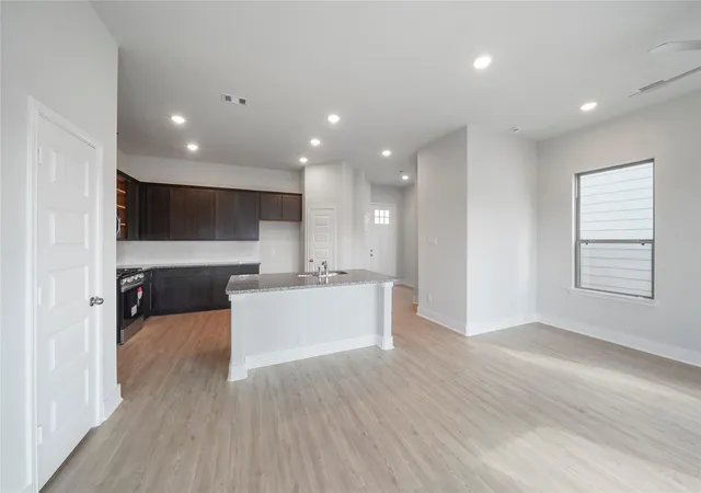 5th image of 13405 Sun Cay Dr, Houston, TX 77047 | MLS# 23576478