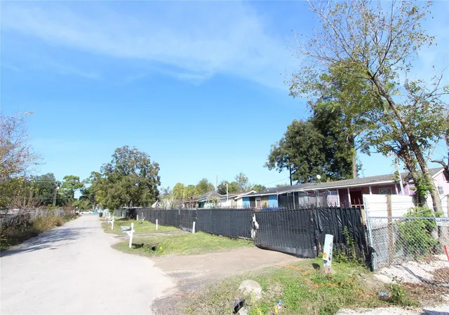 Photo 3 of Single family home for sale at 7614 West St, Houston, TX 77093 | MLS# 58573049 | Listing updated on 2026-08-19