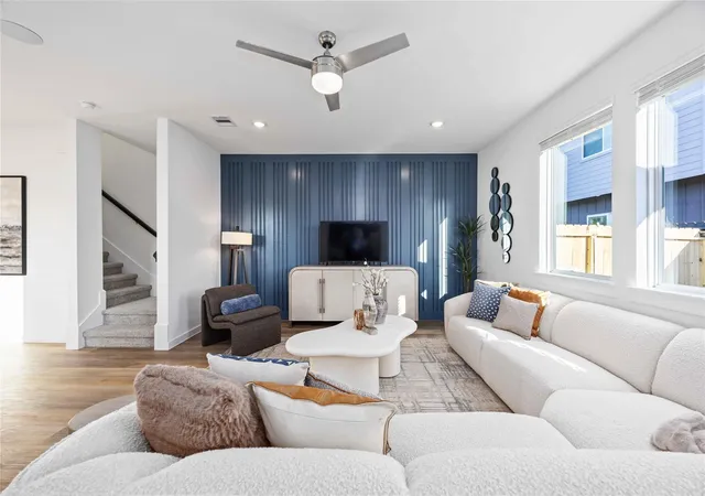 3rd image of 1069 Wheatley Oak Ln, Houston, TX 77091 | MLS# 13013686