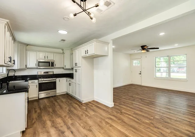 Photo 3 of Single family home for sale at 303 Yaupon St, Sweeny, TX 77480 | MLS# 93269752 | Listing updated on 2026-08-24