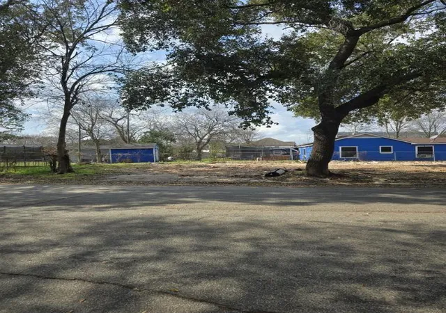 Photo 4 of Land for sale at 3570 E Rosewood St, Houston, TX 77004 | MLS# 4647576 | Listing updated on 2026-08-01