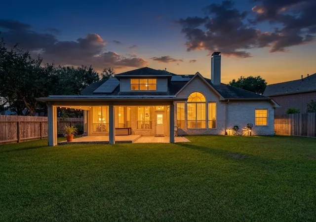 43rd image of 2002 Thorncrest Ct, Sugar Land, TX 77479 | MLS# 95677987