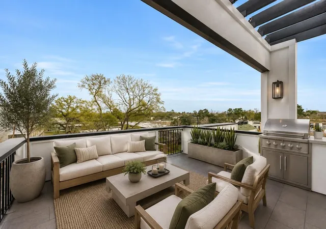 1st image of 806 Fisher St #F, Houston, TX 77018 | MLS# 40632537
