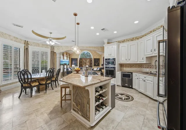 5th image of 39 Forest Green Trl, Kingwood, TX 77339 | MLS# 62238910